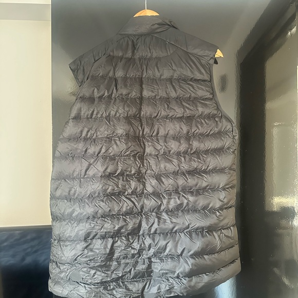 ARCTERYX PUFFER VEST LARGE - Picture 3 of 3